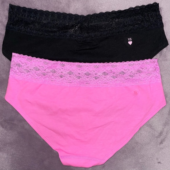NWT - Victoria’s Secret Set of 2 Low-Rise HipHugger Underwear - Size: M - Picture 2 of 4